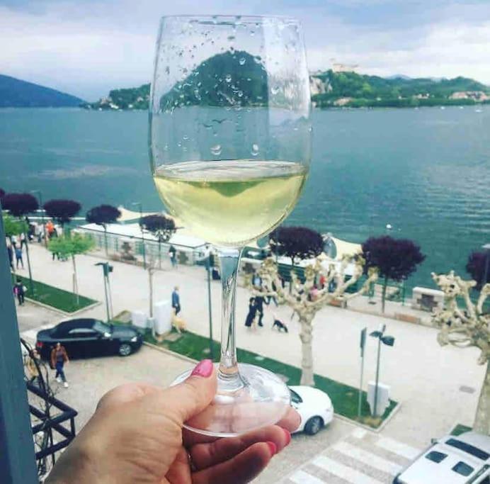 Babalu Con Vista Lago Арона Екстер'єр фото